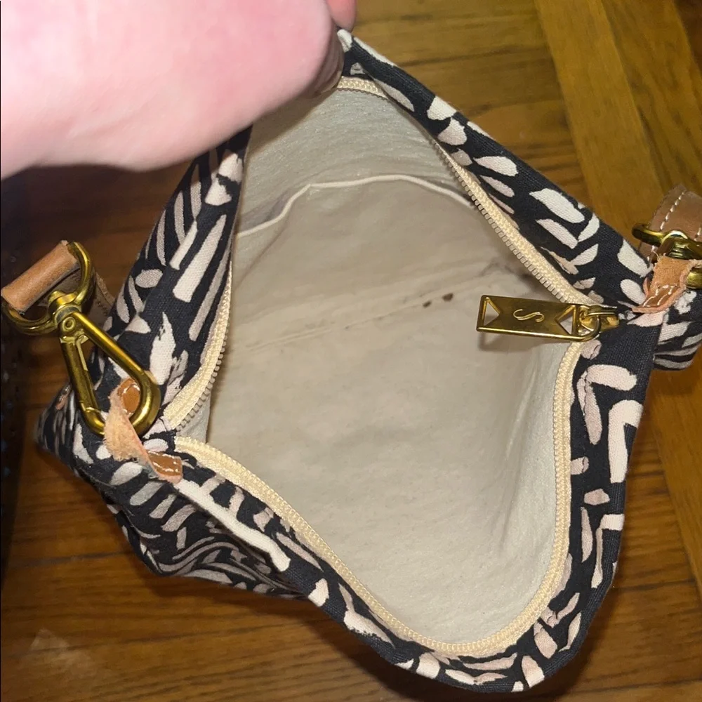 Sseko Foldover Crossbody Clutch in Kawa, Excellent Condition‎